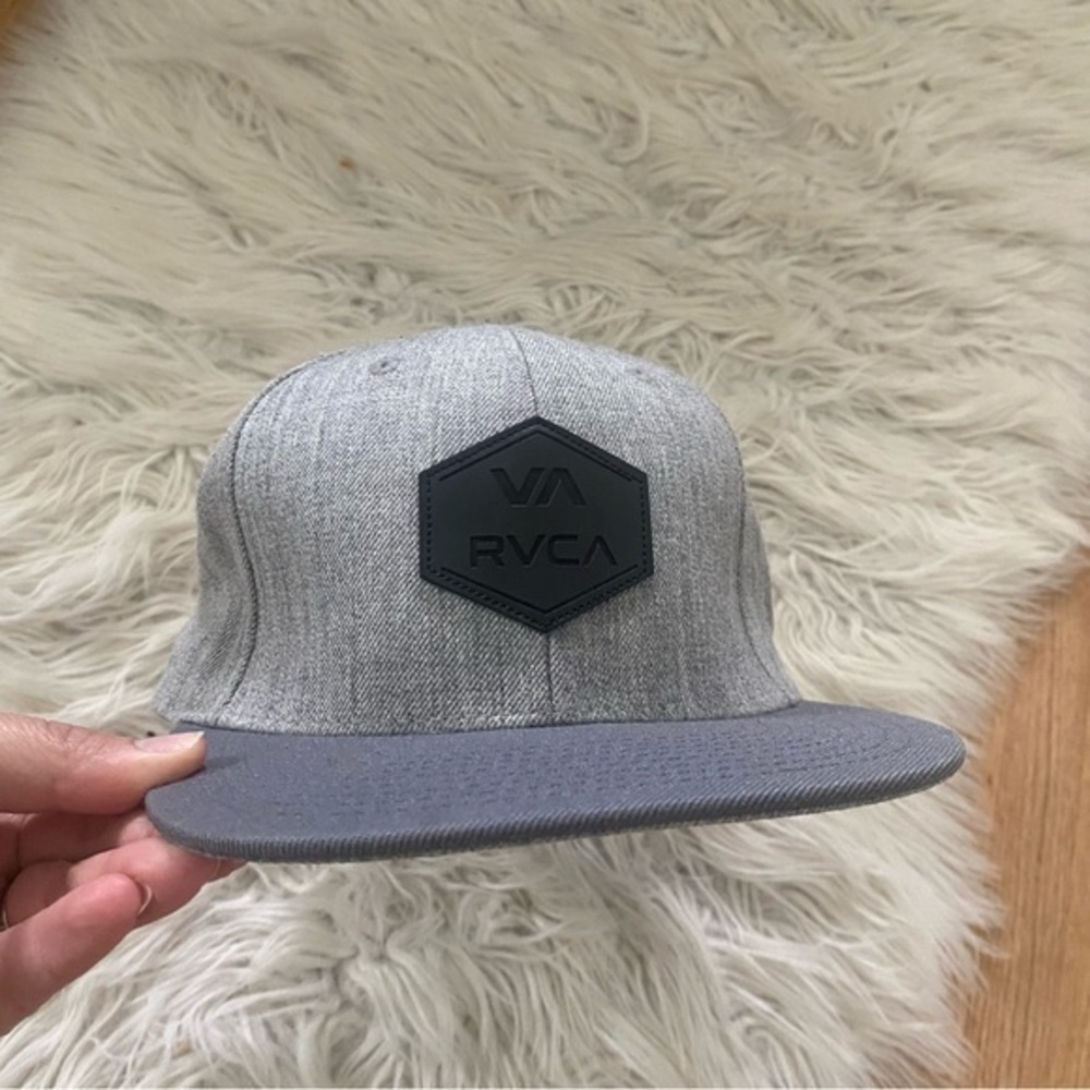 RVCA Wool Blend Snapback Adjustable Flat Brim Gray Black Baseball Hat
